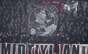 Banner der hylder Kristoffer Olsson da FC Midtjylland møder FC København i Superligaen på MCH Arena i Herning, fredag den 1. marts 2024.