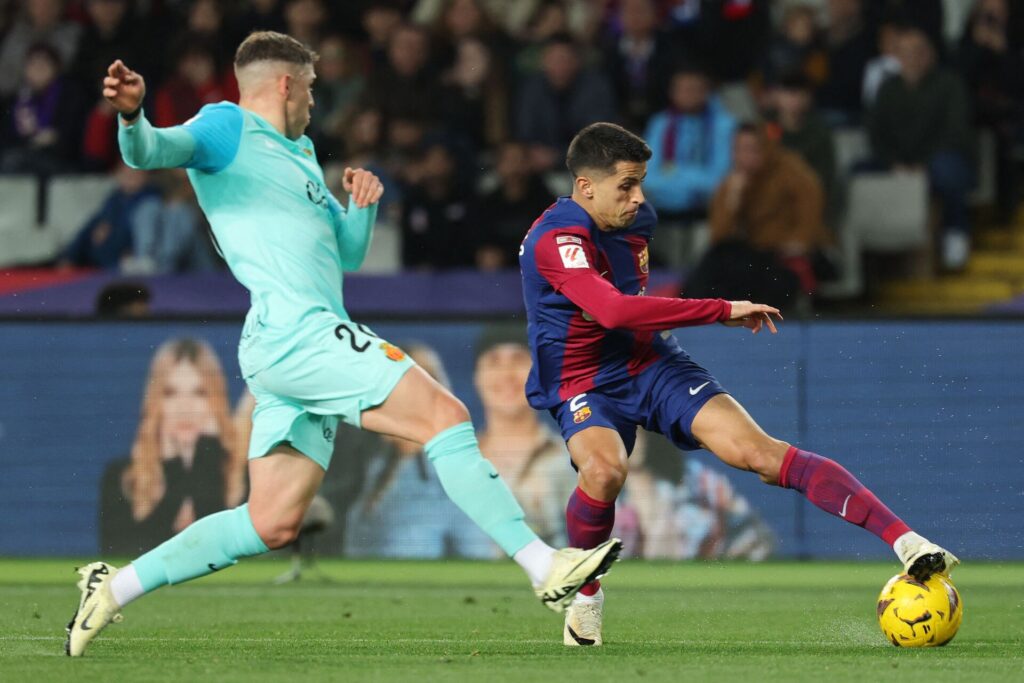 Joao Cancelo er formentlig stadig at finde i FC Barcelona efter sommerens transfervindue, da klubben regner med at hente portugiseren på en permanent aftale.