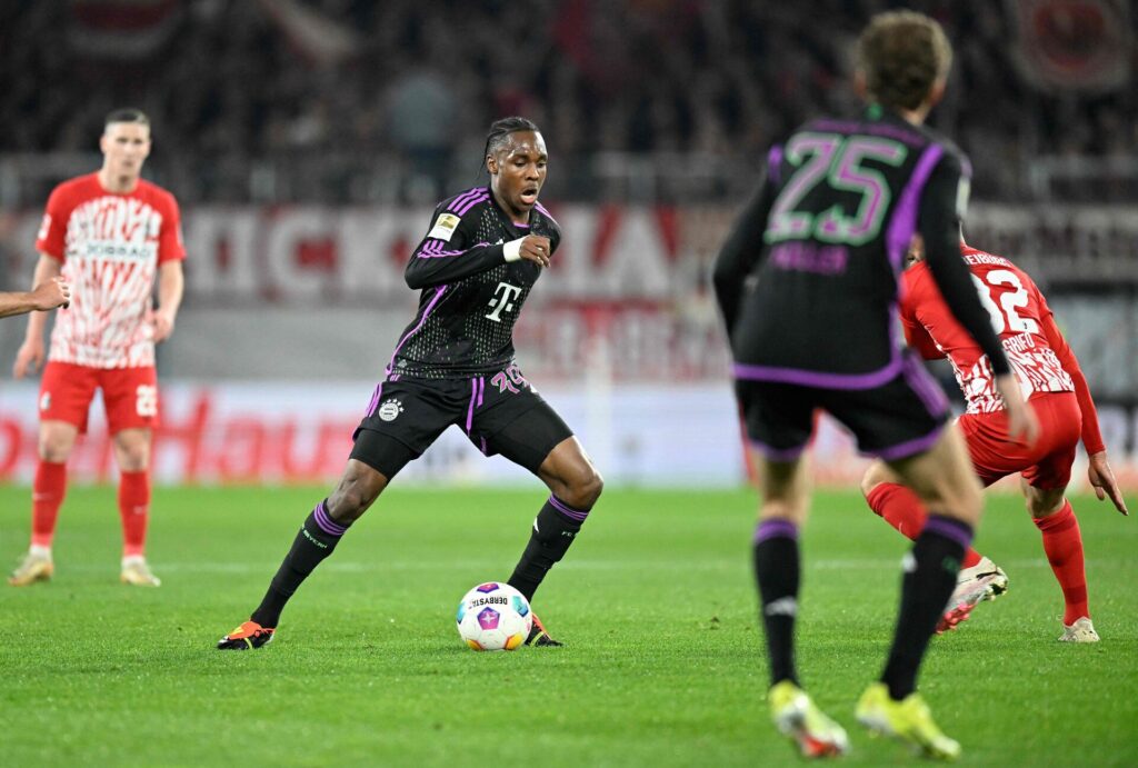 Mathys Tel forlænger med Bayern München.