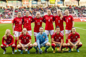 Det danske kvindelandshold til en træningskamp i Viborg.