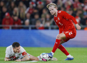 Morten Hjulmand i aktion under venskabskampen mellem Danmark og Schweiz.