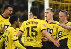 Mats Hummels jubler med resten af Dortmunds hold efter en scoring
