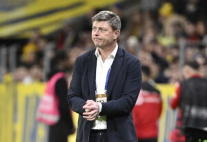 Jon Dahl Tomasson i spidsen for det svenske landshold.