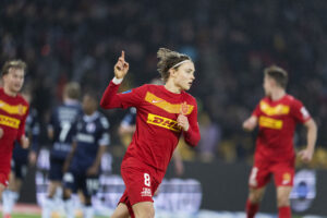 Andreas Schjelderup jubler efter at have scoret for FC Nordsjælland i Oddset Pokalen