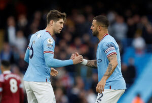 John Stones og Kyle Walker under Manchester Citys kamp imod West Ham.