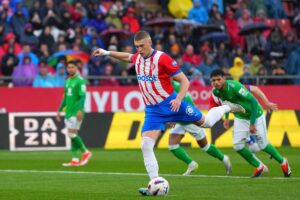 Dovbyk scorede igen, da Girona slog Real Betis.