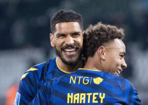 Glæde hos Brøndbys Ohi Omoijuanfo og Noah Nartey efter sejren i superligakampen mellem Viborg FF og Brøndby IF på Energi Viborg Arena søndag den 10. marts 2024.