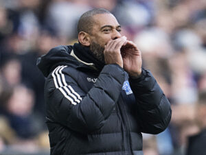 David Nielsen i aktion som træner for Lyngby Boldkluib