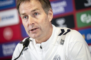 Kasper Hjulmand på et pressemøde forud for landskampen mellem Danmark og Schweiz.