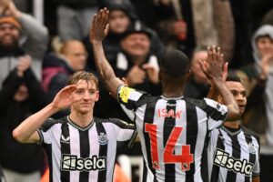 Anthony Gordon og Alexander Isak har sendt Newcastle på sejrskurs imod Wolves lørdag eftermiddag!