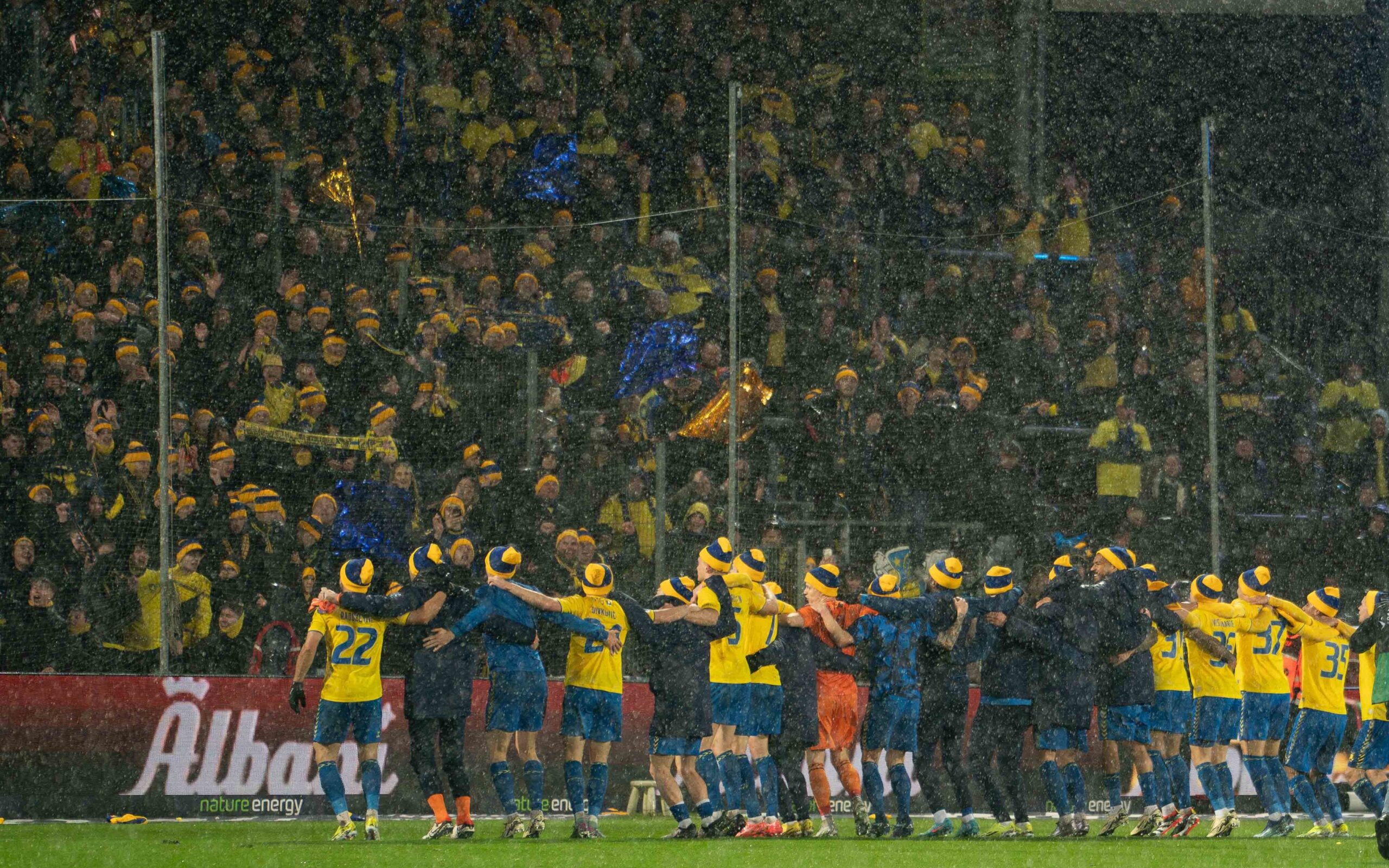 Brøndby-spillerne fejrer sejren imod OB efter superliga-kampen mellem OB og Brøndby