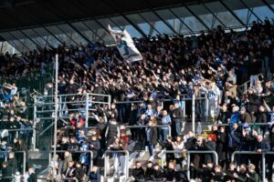 OB fans under Superliga-kampen imod FCK
