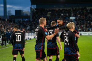 FCK jubler under Superliga-kampen imod OB.