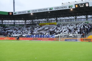AGF's fans under pokalsemifinalen mod FC Nordsjælland i Farum.