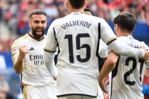 Real Madrids Dani Carvajal jubler over en scoring mod Osasuna.