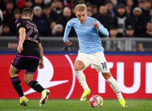 Gustav Isaksen starter på bænken sammen med Thomas Kristensen