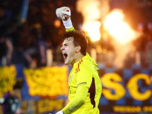 Saarbrückens målmand jubler efter slutfløjt