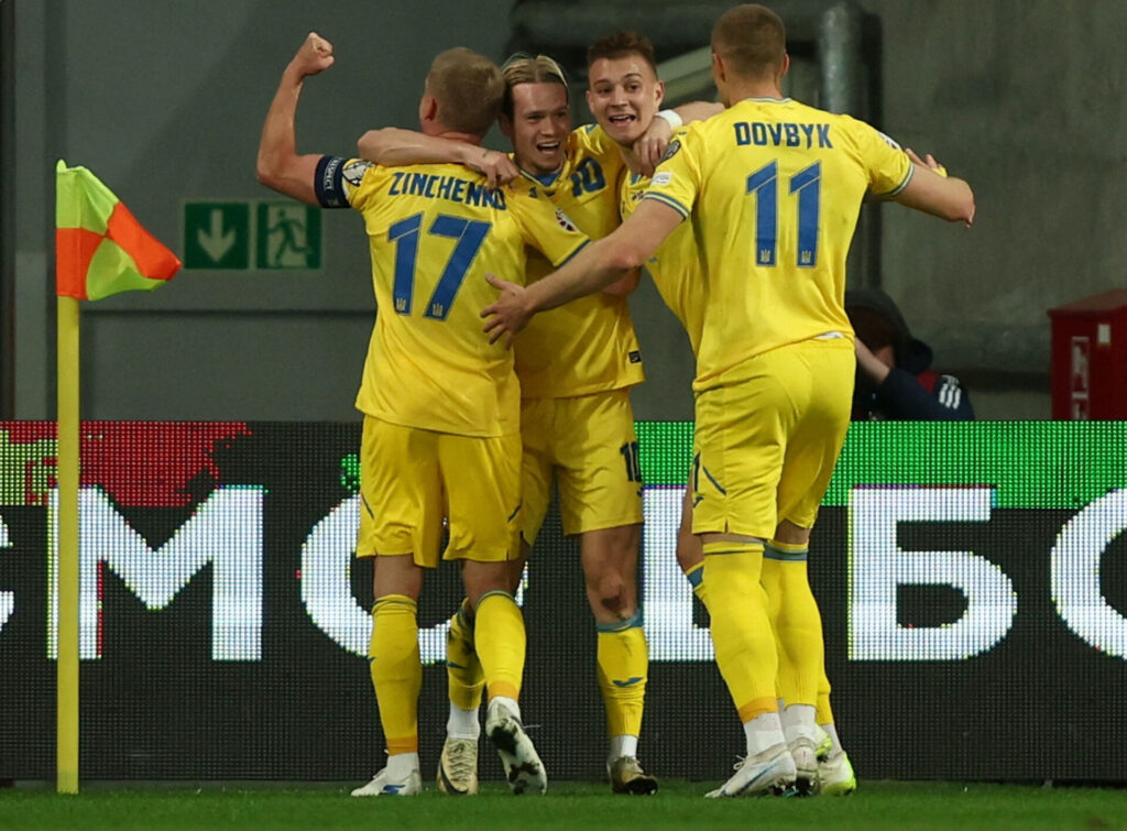 Ukraine fejrer en scoring i kampen mod Island