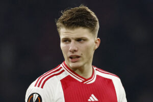 Anton Gaaei i kamp for Ajax