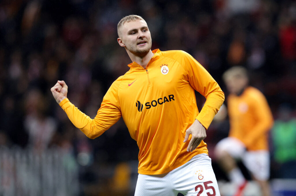 Victor Nelsson tørner ud for Galatasaray
