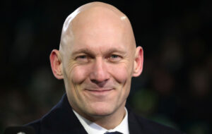 Thomas Gravesen kigger smilende ind i kameraet