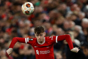 Conor Bradley i aktion for Liverpool.