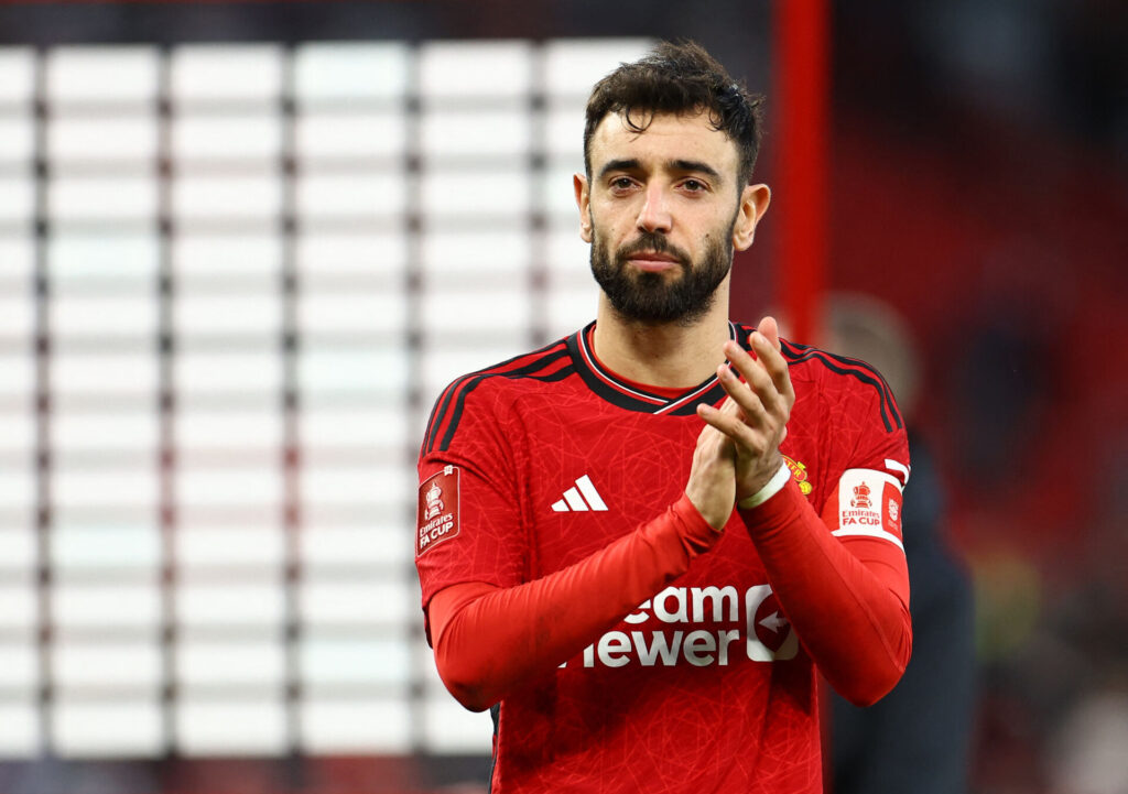 Bruno Fernandes fejrer sejren over Livepool i FA Cup.