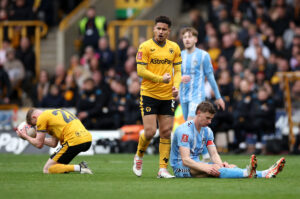 Joao Gomes i aktion for Wolves mod Coventry.