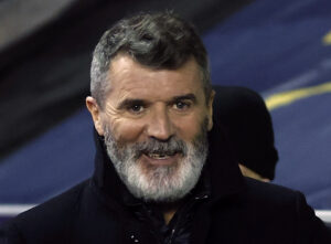 Roy Keane kigger direkte ind i kameraet