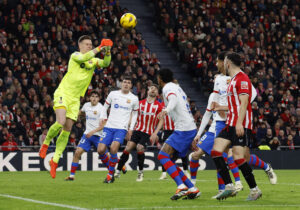Marc-André Ter Stegen mener, at det uafgjorte resultat, der søndag aften udspillede sig i Bilbao, var til fordel for hjemmeholdet.