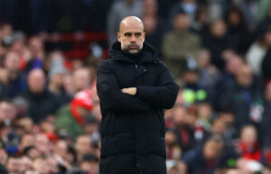 Pep Guardiola på sidelinjen i opgøret mellem Manchester City og Liverpool i Premier League.