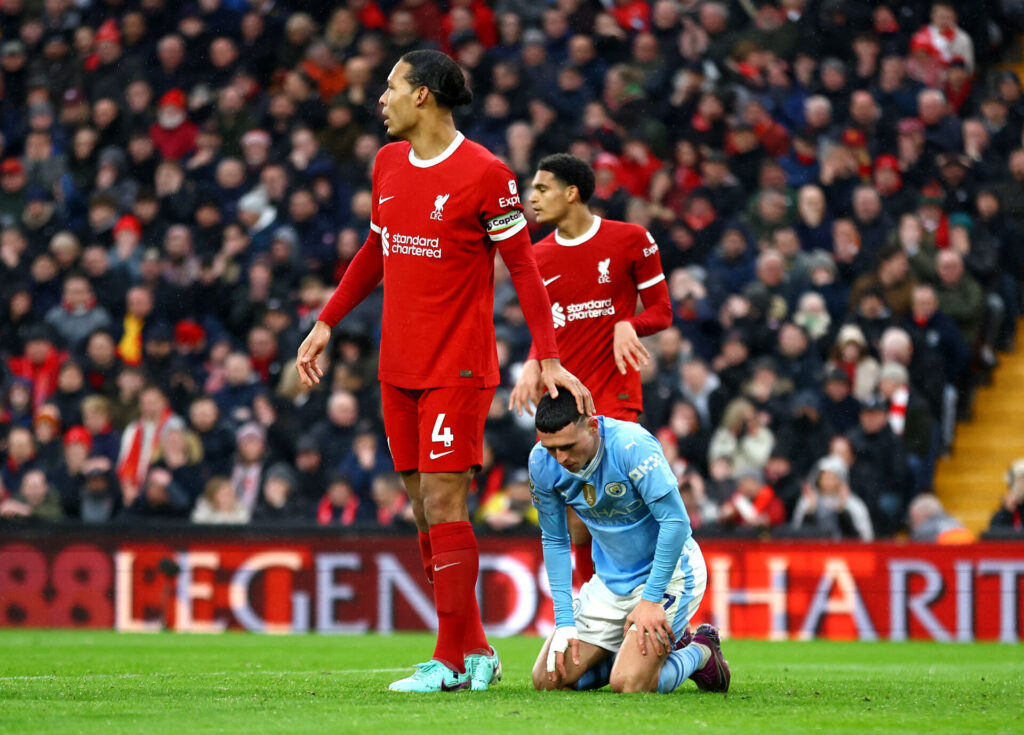 Virgil Van Dijk føler, at Liverpool burde have vundet topbraget imod Manchester City søndag eftermiddag.