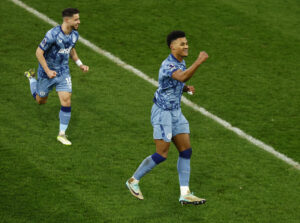 Ollie Watkins nyder sit livs form i Aston Villa, og derfor drømmer den store angriber nu om at komme med til EM i Tyskland.