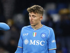 Jesper Lindstrøm ser opgivende ud for Napoli