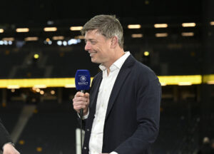 Jon Dahl Tomasson svarer på spørgsmål i studiet efter sejren over Albanien for Sverige