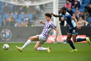 Rasmus Nicolaisen i aktion for Toulouse mod Le Havre