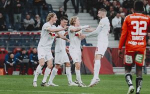 Red Bull Salzburgs Mads Bidstrup jubler over sin første scoring som senior nogensinde.