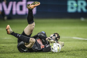 Bailey Peacock-Farrell under pokalsemifinalen mod FC Nordsjælland.
