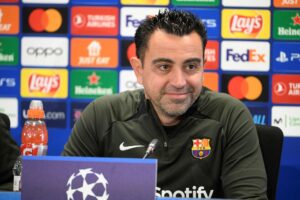 Xavi på pressemødet før kamp mod PSG.
