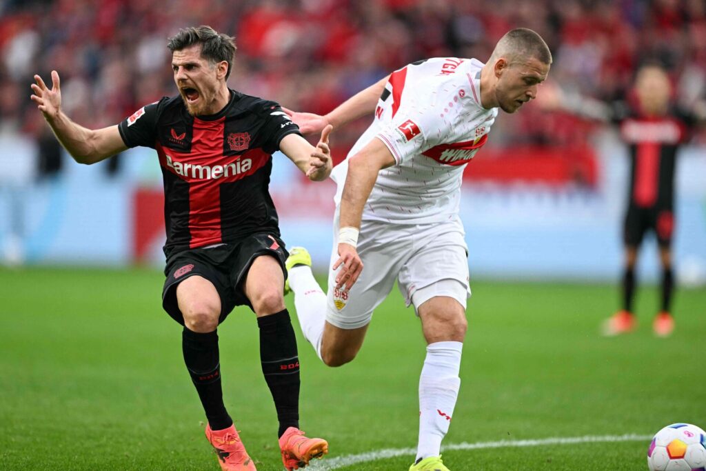 Leverkusen-spiller reagerer i kampen mod Stuttgart.