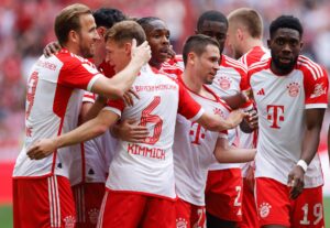 Bayern Münchens spillere jubler efter en scoring i Bundesligaen.