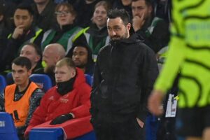 Roberto De Zerbi på sidelinjen for Brighton.