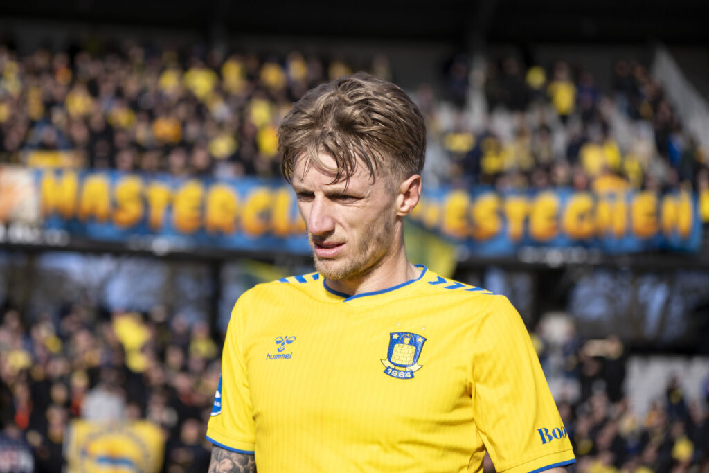 Daniel Wass på vej fra banen under kampen mellem Brøndby IF og AGF på Ceres Park.