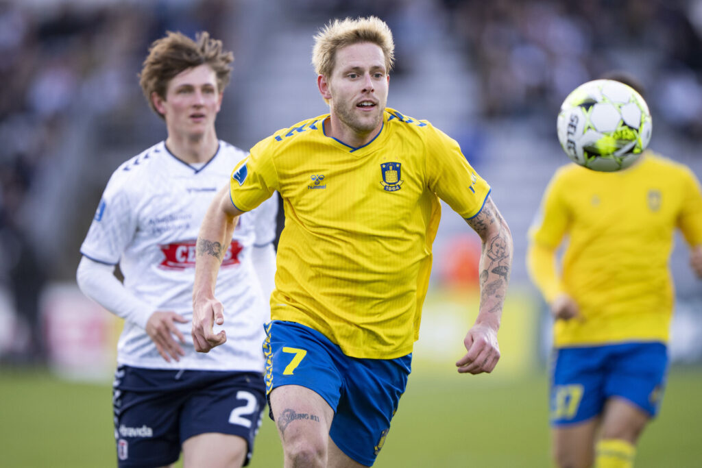 Brøndbys Nicolai Vallys under Superligaopgøret mod AGF på Ceres Park.
