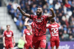 Club brugge angriber jubler over mål mod Genk.