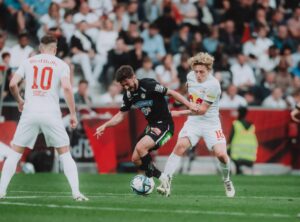 Mads Bidstrup i aktion for Red Bull Salzburg mod Sturm Graz.