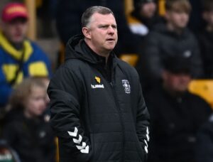 Mark Robbins på sidelinjen i FA Cup-kvartfinalen mellem Coventry og Wolverhampton.