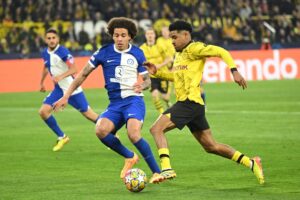Axel Witsel i aktion for Atletico Madrid mod Dortmund.