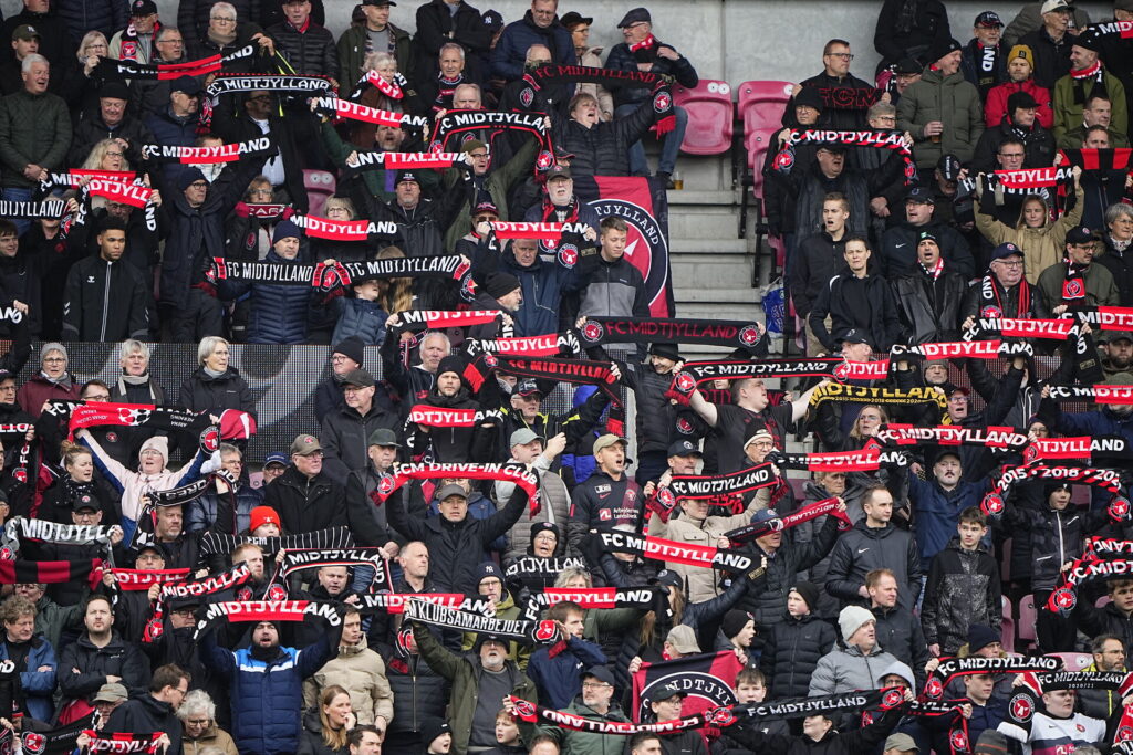 FC Midtjyllands fans under kampen mod FC Nordsjælland på MCH Arena 2. påskedag.