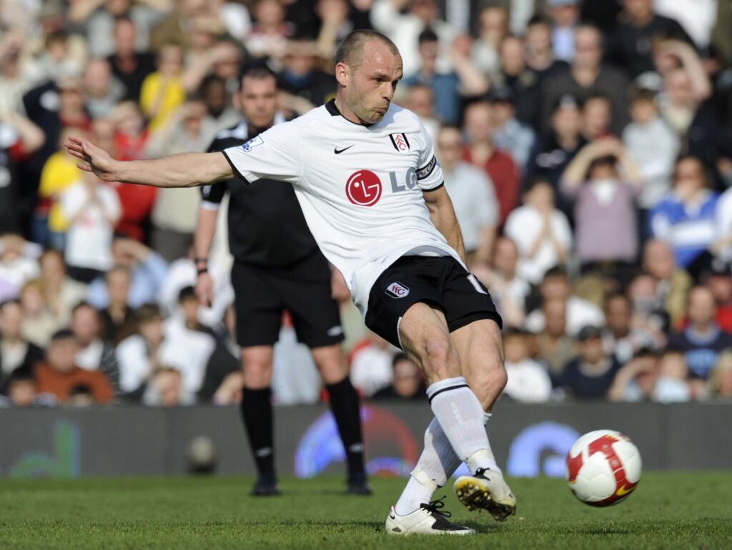 Danny Murphy i aktion for Fulham i Premier League.